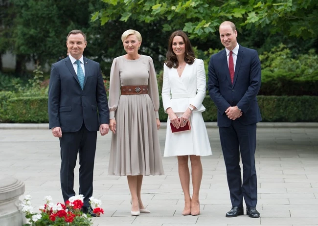 Kate Middleton - Πρίγκιπας William: Ξεκίνησαν το ταξίδι στην Ευρώπη! - εικόνα 3