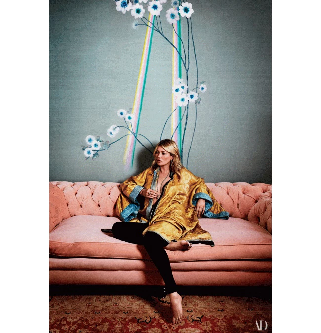 Kate Moss: Σπάνιες φωτογραφίες από την ίδια στο σπίτι της στο Λονδίνο