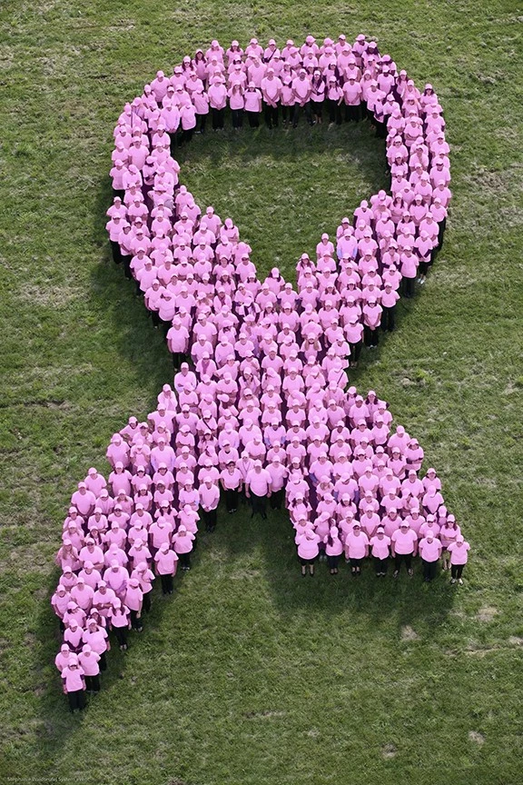 Η Εκστρατεία για τον καρκίνο του μαστού των εταιρειών Estée Lauder γιορτάζει την 25η επέτειό της! - εικόνα 2