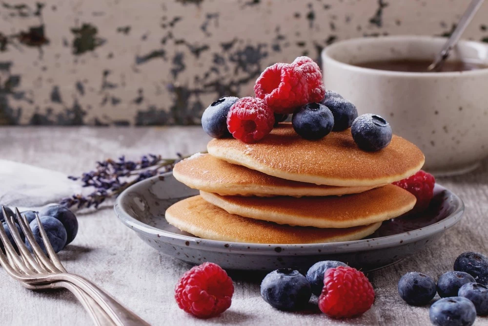 Vegan pancakes | Η πιο εύκολη και light συνταγή για το πρωινό σου