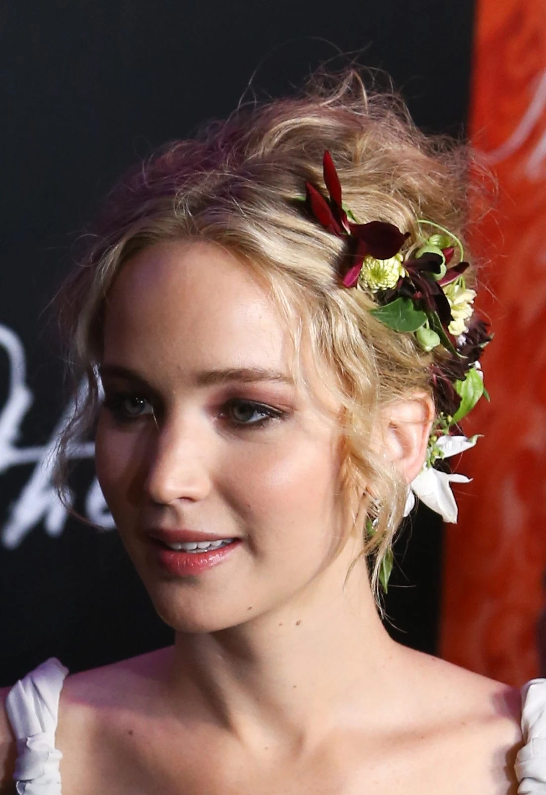 Jennifer Lawrence: Γιατί αυτή πιστεύουμε ότι είναι η καλύτερη beauty εμφάνισή της