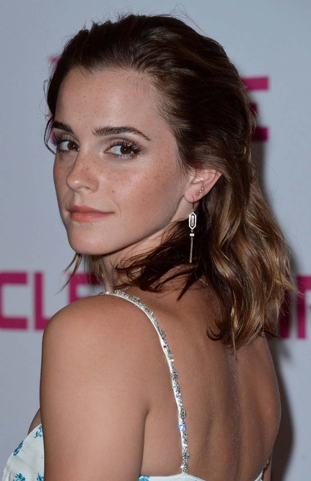 10 φορές που η Emma Watson μάς δίδαξε ότι τελικά τα πιασμένα μαλλιά είναι πολύ πιο cool! - εικόνα 10