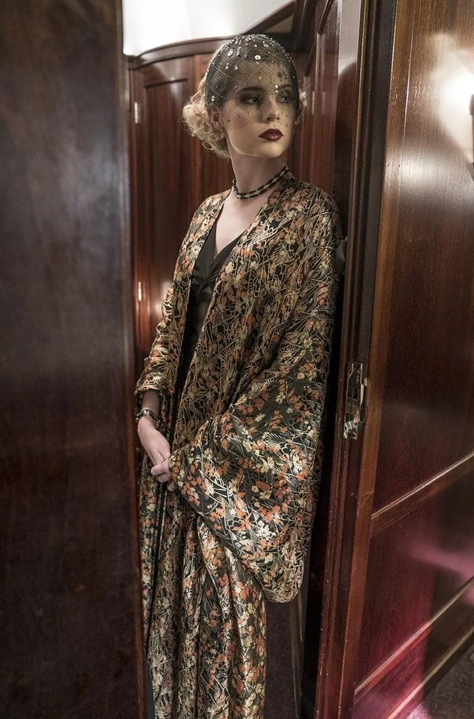 Ντύνοντας τις πρωταγωνίστριες της ταινίας Έγκλημα στο Orient Express
