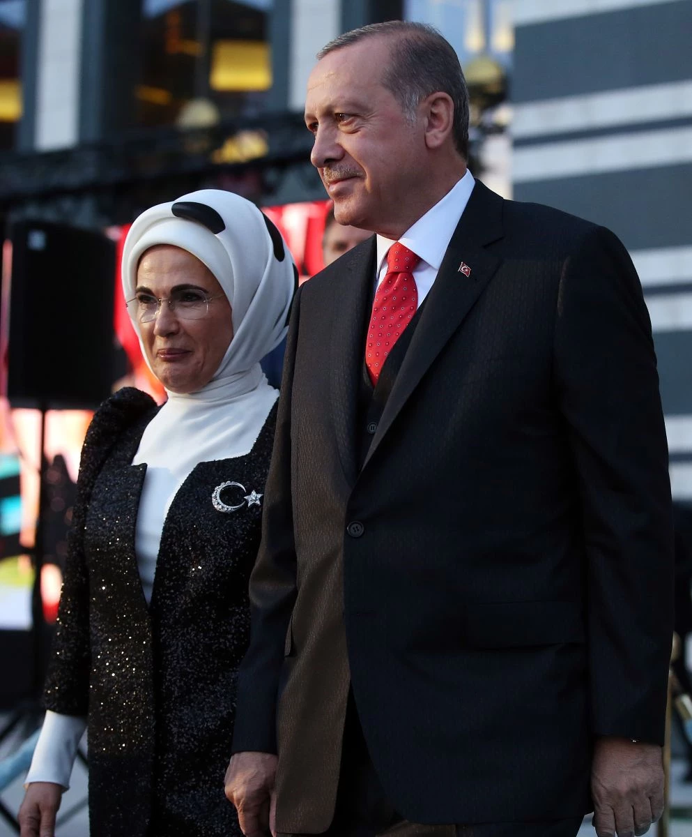Emine Erdoğan: Ποια είναι η δυναμική Πρώτη Κυρία δίπλα στον Recep Tayyip; - εικόνα 2