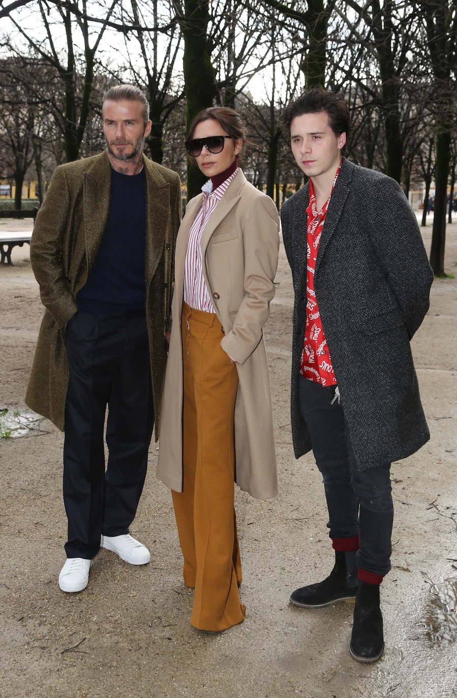 Beckham | Η πιο chic και φωτογενής οικογένειας ποζάρει στο Παρίσι - εικόνα 2