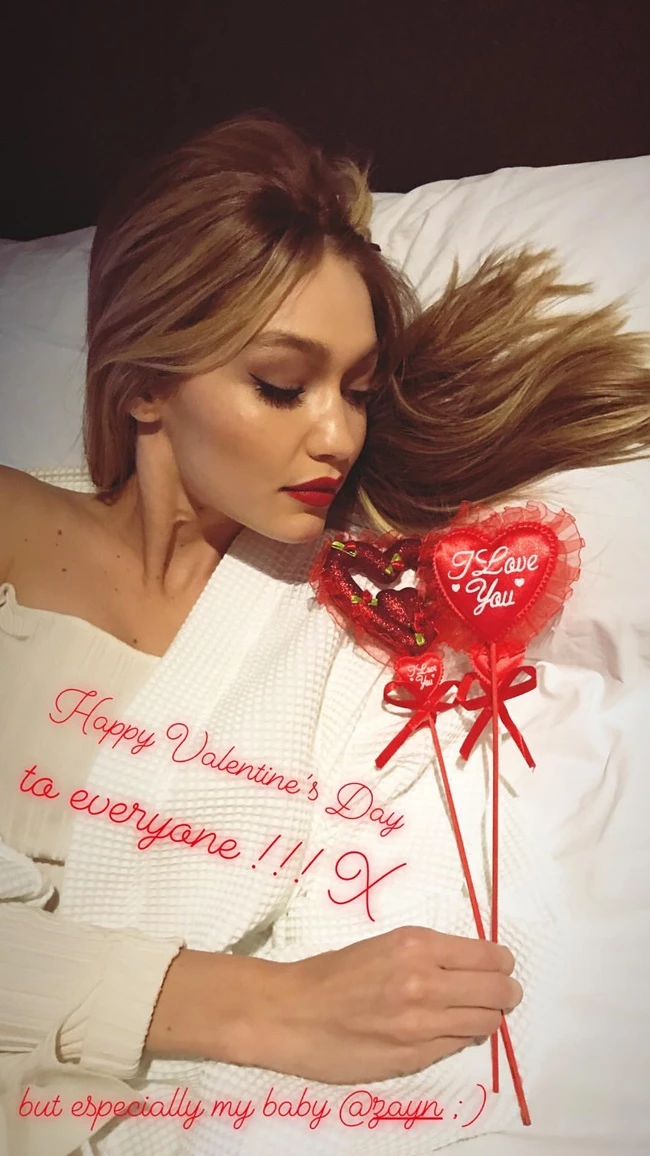 Gigi Hadid | Η μοναχική της selfie του Αγίου Βαλεντίνου