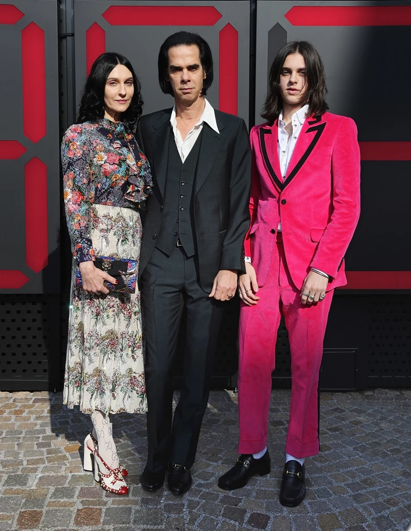 Nick Cave | Βρέθηκε με την οικογένειά του στο front row του οίκου Gucci