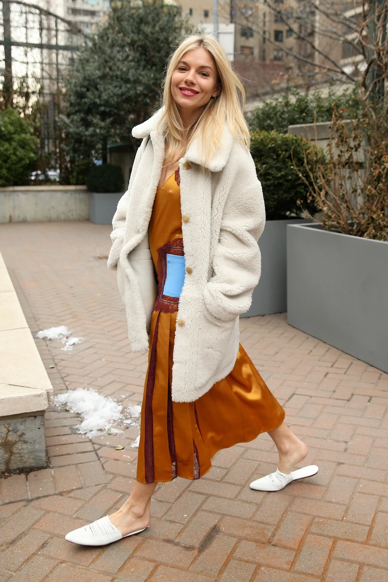 Sienna Miller | Έτσι θα φορέσεις τα χειμωνιάτικα πανωφόρια και την Άνοιξη