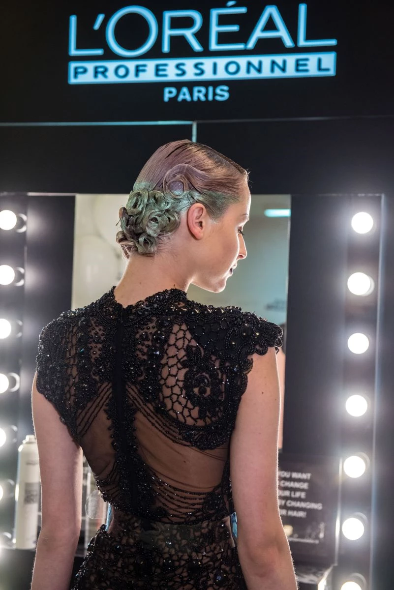 MadWalk 2018 by Serkova | Πώς η L'Oréal Professionnel δημιούργησε τα πιο φαντασμαγορικά χτενίσματα της βραδιάς - εικόνα 3