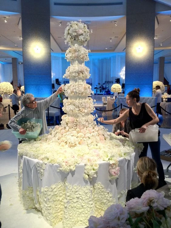 Sylvia Weinstock | H απόλυτη «βασίλισσα» των wedding cakes που αγαπούν (και) οι stars - εικόνα 7