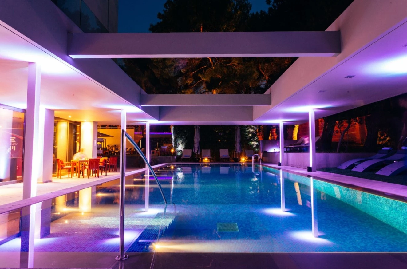 Η bluegr Hotels & Resorts υποδέχεται το καλοκαίρι