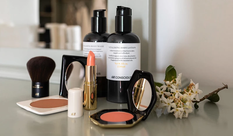 Under the Sun by H&M Διαγωνισμός | Aκολούθησε τη Ζήνα Χαρκόπλια στη Σαντορίνη και κέρδισε την ίδια μοναδική εμπειρία - εικόνα 3