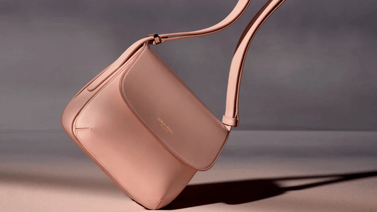 Ένα iconic αξεσουάρ επιστρέφει από το παρελθόν