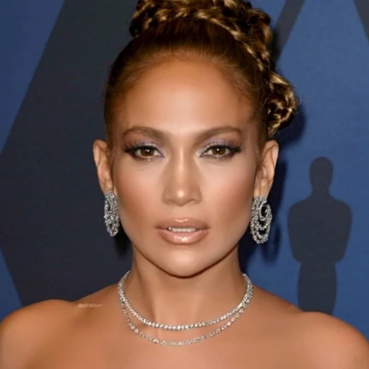 Jennifer Lopez | Τα μυστικά πίσω από τη λαμπερή επιδερμίδα της