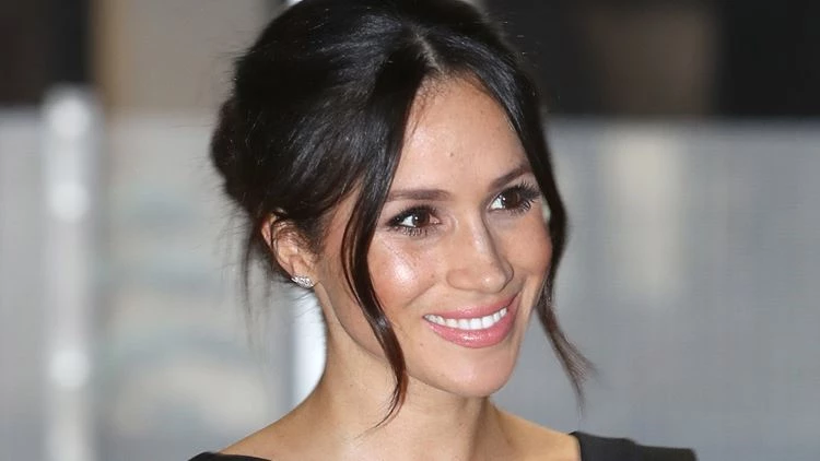 Η Meghan Markle αναβάθμισε το αγαπημένο της updo με τον πιο κομψό τρόπο