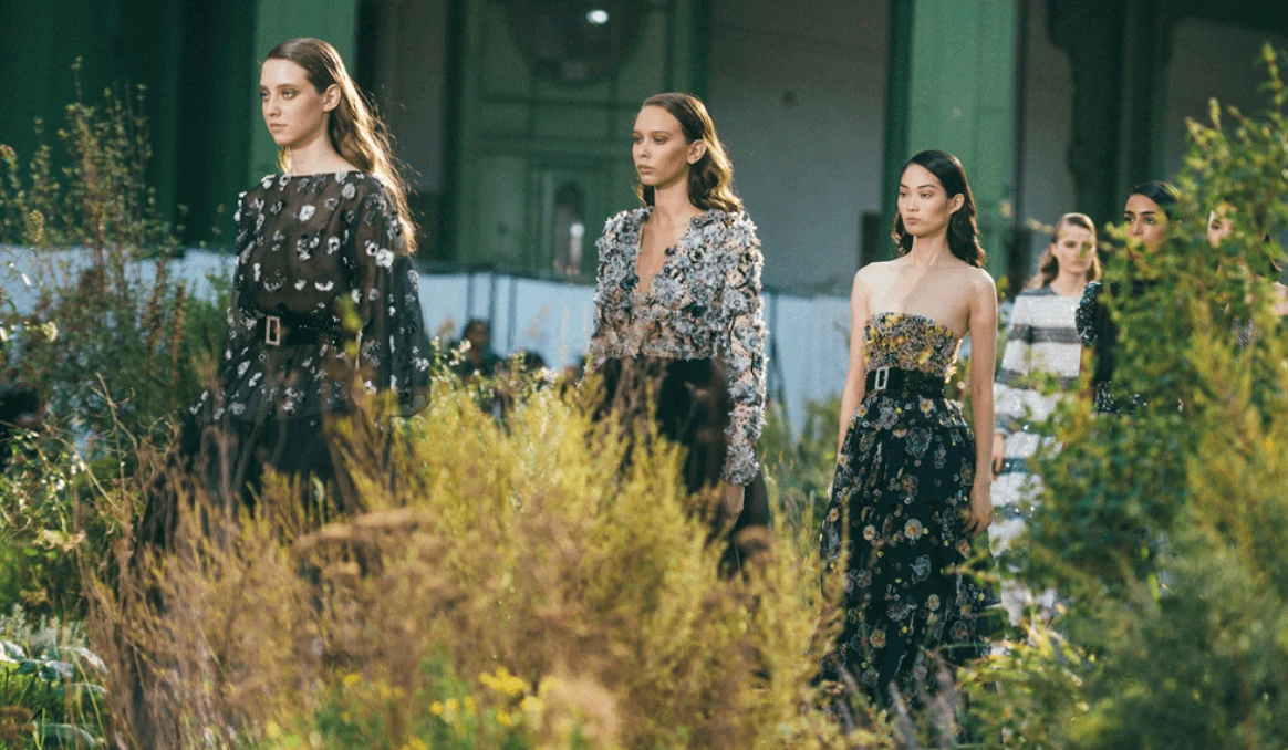 Η Virginie Viard παρουσίασε την Haute Couture συλλογή της Chanel για το ερχόμενο καλοκαίρι