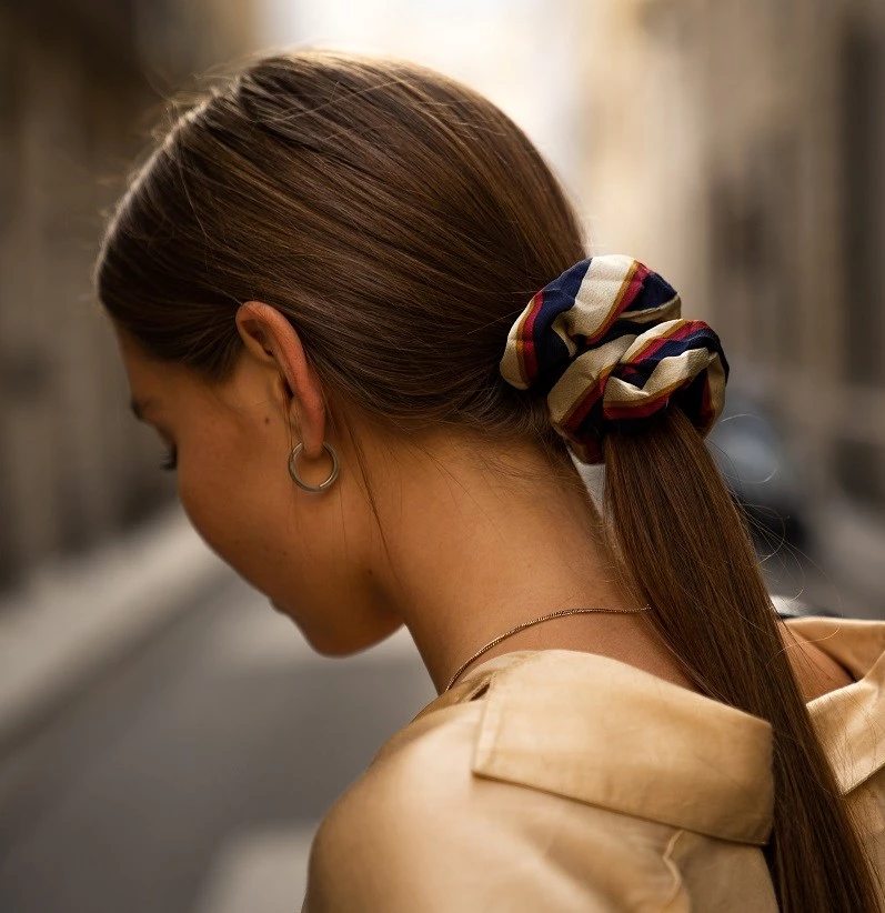Τα αξεσουάρ μαλλιών που λάτρεψε το fashion crowd στις φετινές εβδομάδες μόδας