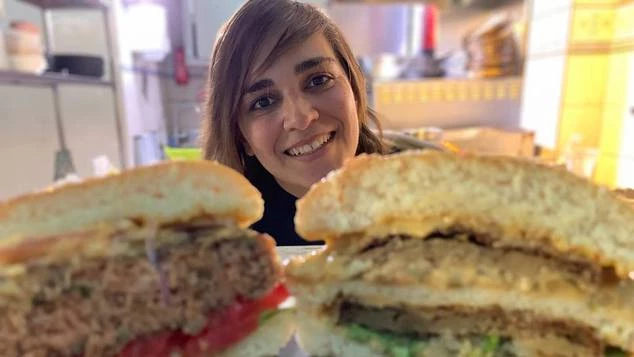 Ντέμη MasterChef | Αυτό είναι το vegan εστιατόριο που έχει με τη σύντροφό της στο Γκάζι