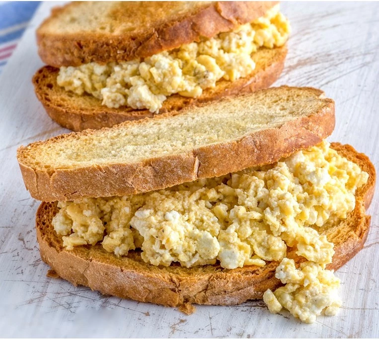 Σάντουιτς με Scrambled Eggs