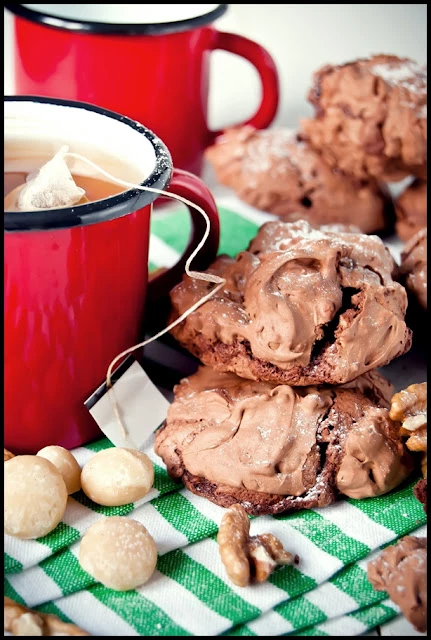 Συνταγή για σοκολατένια μπισκότα με μαρέγκα