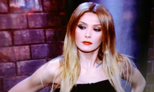 Τι φόρεσε η Αγγελική Ηλιάδη στην εκπομπή "Βράδυ"; - εικόνα 2