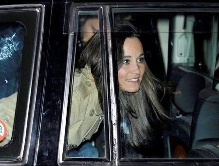H Pippa Middleton επισκέπτεται την αδελφή της στο νοσοκομείο!  - εικόνα 3