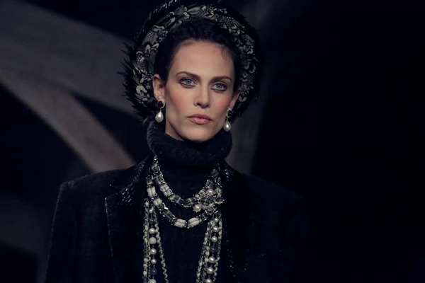 Chanel: Το ατμοσφαιρικό fashion show στο Εδιμβούργο - εικόνα 11