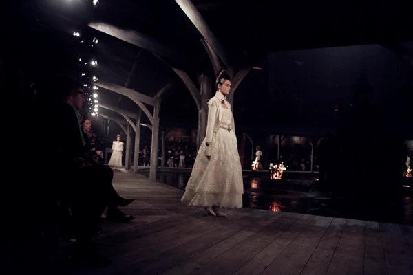 Chanel: Το ατμοσφαιρικό fashion show στο Εδιμβούργο - εικόνα 12
