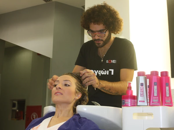 Jean Iver “Change your Hair Look”:  Βήμα βήμα η μεταμόρφωση των τυχερών του διαγωνισμού με τη Miss Bloom.  - εικόνα 11