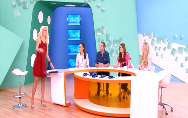 Ελένη Μενεγάκη: Τι φόρεσε στην εκπομπή σήμερα, 09.11.12