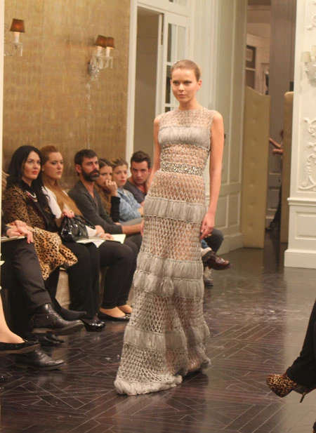 Celia Kritharioti Haute Couture: H Δούκισσα στο show για τη συλλογή Χειμώνας 2013 - εικόνα 11