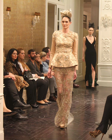 Celia Kritharioti Haute Couture: H Δούκισσα στο show για τη συλλογή Χειμώνας 2013 - εικόνα 12