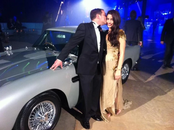 Η Τόνια Σωτηροπούλου στο κόκκινο χαλί της ταινίας Skyfall - εικόνα 4