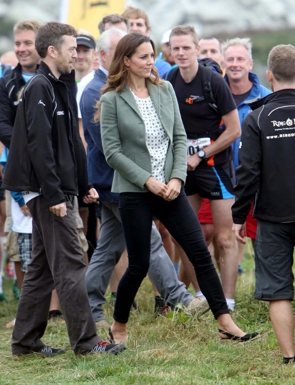 Kate Middleton - Πρίγκιπας Ουίλιαμ: Η πρώτη επίσημη δημόσια έξοδος - εικόνα 5