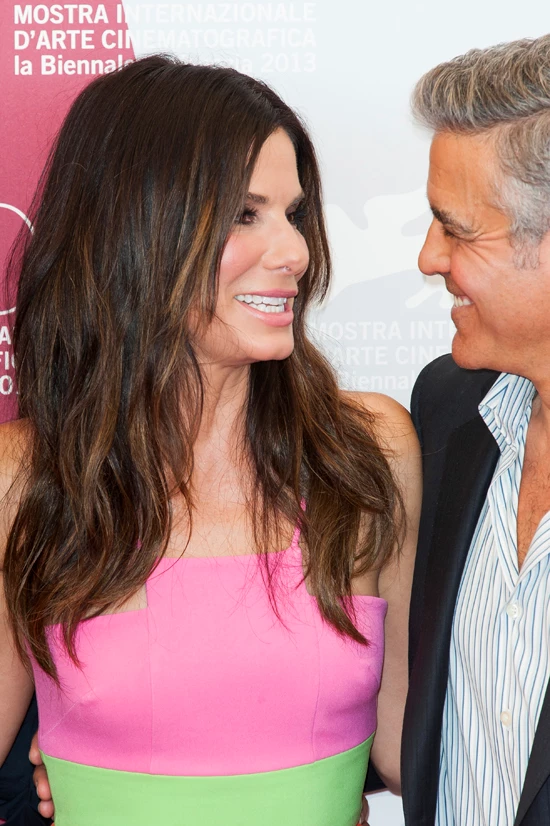 H color block εμφάνιση της Sandra Bullock - εικόνα 3