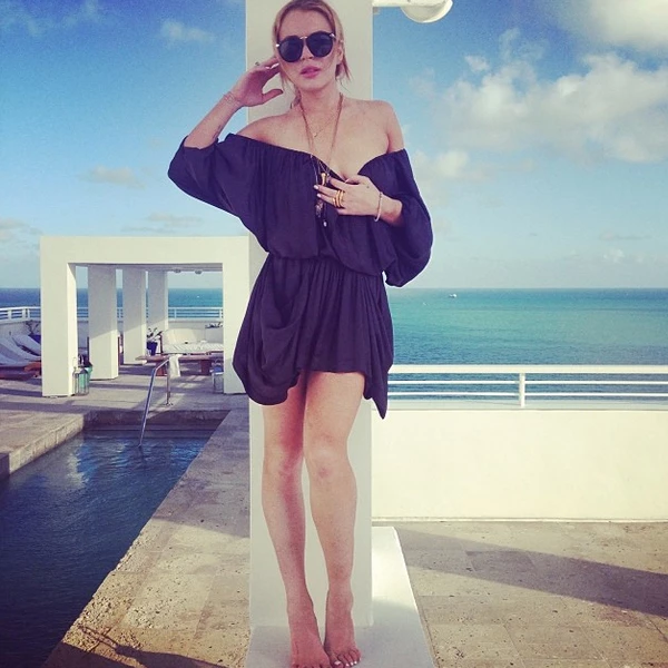 Lindsay Lohan: Διακοπές και γιόγκα - εικόνα 2