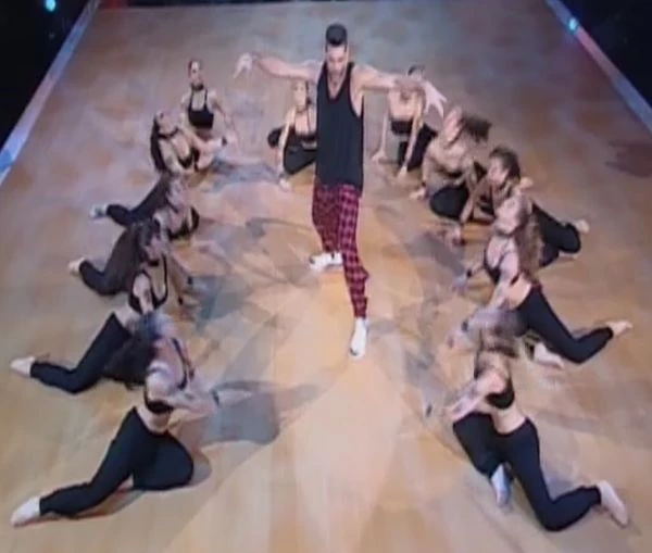 Ο Κώστας Μαρτάκης στον προημιτελικό του Dancing With The Stars - εικόνα 2