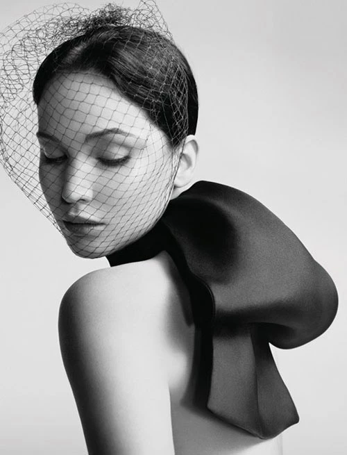 Η Jennifer Lawrence είναι η νέα Miss Dior