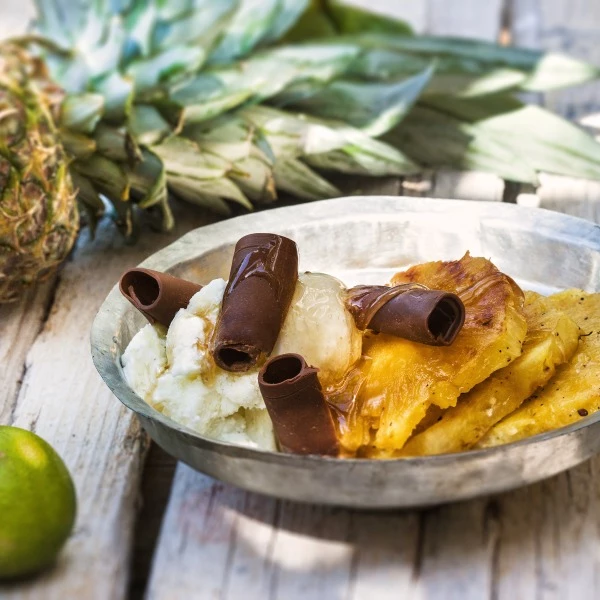 H Aργυρώ Μπαρμπαρίγου μοιράζεται μαζί μας συνταγές για Τιραμισού, Μούς μόκα σοκολάτα και Καραμελωμένο ανανά - εικόνα 3