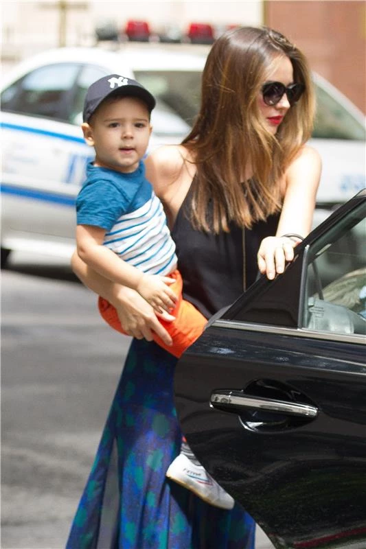 Η Miranda Kerr μαζί με τον γιο της στη Νέα Υόρκη