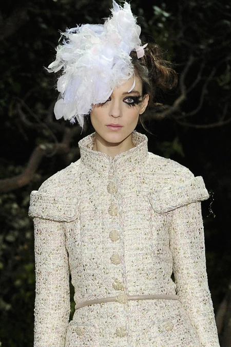 Chanel Haute Couture: Οι τάσεις για μαλλιά και μακιγιάζ