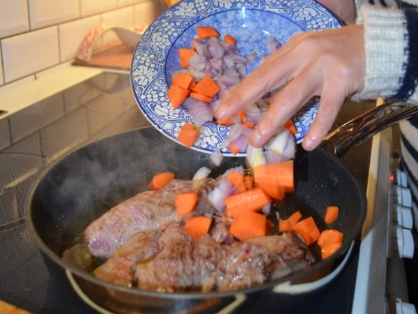 Cook No5: Μοσχαράκι με μπύρα και μανιτάρια - εικόνα 4