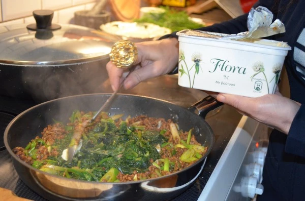 Cook No4: Κιμάς με σπανάκι και γιαούρτι με πάπρικα - εικόνα 5