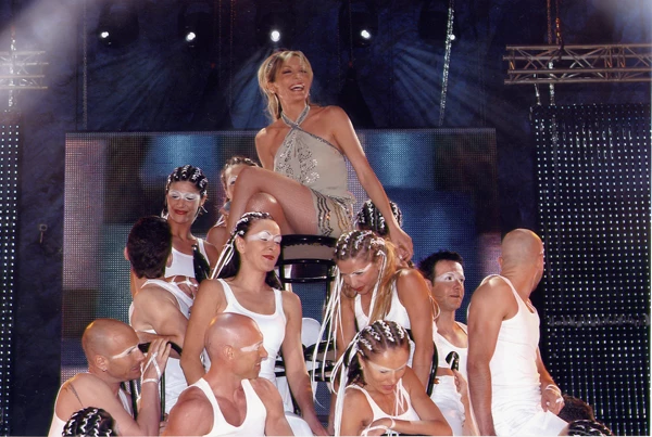 VMA Awards Time Machine: Δέσποινα Βανδή, Δούκισσα Νομικού και Ελένη Μενεγάκη στα Mουσικά Βραβεία - εικόνα 11