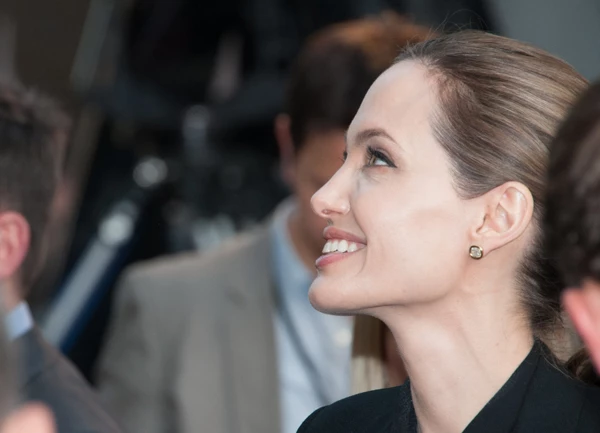 Η Angelina Jolie και ο Brad Pitt στο Παρίσι - εικόνα 5
