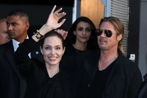 Η Angelina Jolie και ο Brad Pitt στο Παρίσι - εικόνα 9