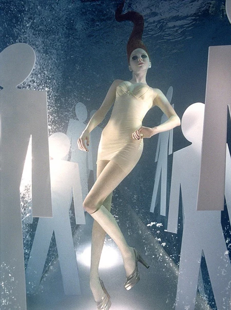 Η Keira Knightley και γνωστά μοντέλα φωτογραφίζονται underwater! - εικόνα 5