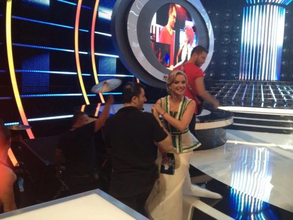 Τι φόρεσε η Μαρία Μπεκατώρου στο 8ο Live του «Your Face Sounds Familiar» - εικόνα 3