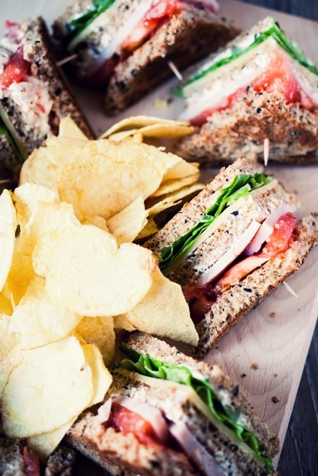 Love to Cook: Φτιάχνουμε σπιτικό club sandwich - εικόνα 4