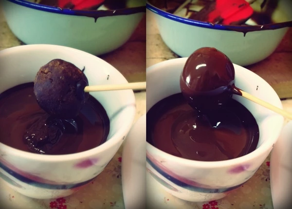 Cake pops | Συνταγή για τα σοκολατένια γλειφιτζούρια - εικόνα 3
